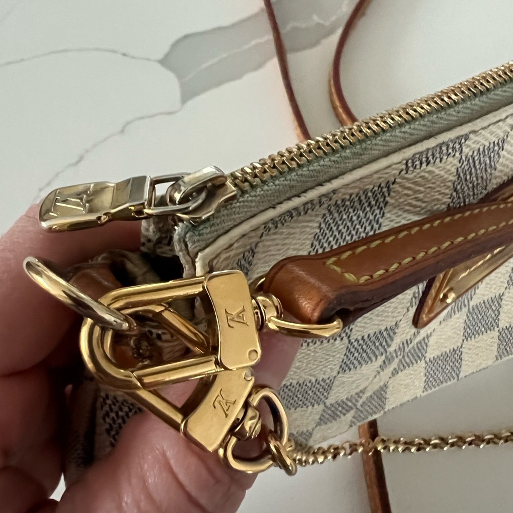 Louis Vuitton Damier Azur Eva Clutch Bag - Picture 4 of 10